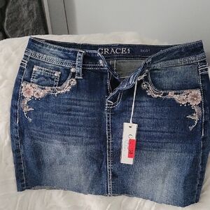 NWT Grace In LA Denim Skirt Sz Medium  with Pink Floral Accents